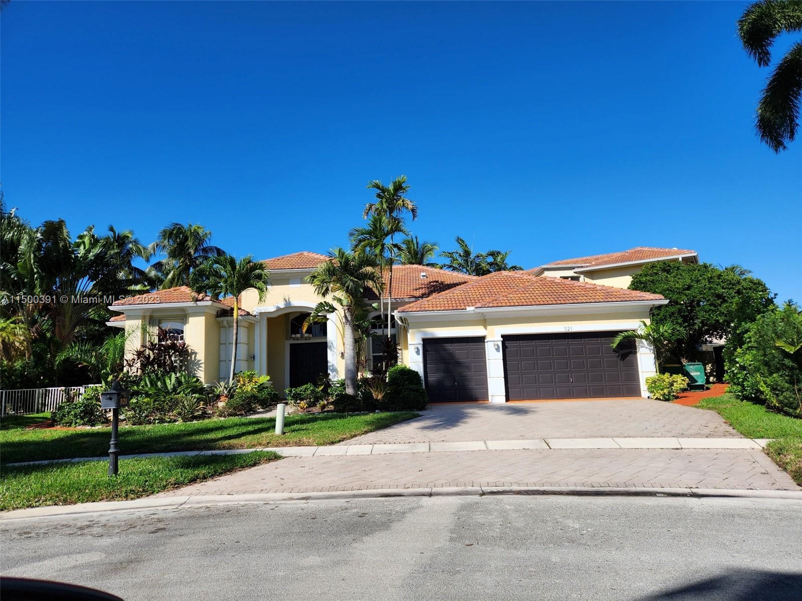 Property for Sale at 321 Windmill Palm Ave, Plantation, Miami-Dade County, Florida - Bedrooms: 5 
Bathrooms: 5  - $2,280,000