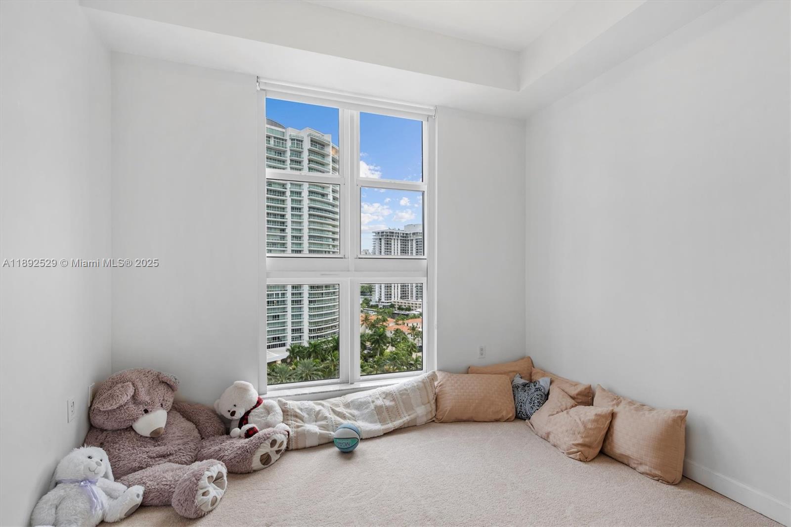 TURNBERRY VLG NO TOWER CO - Residential