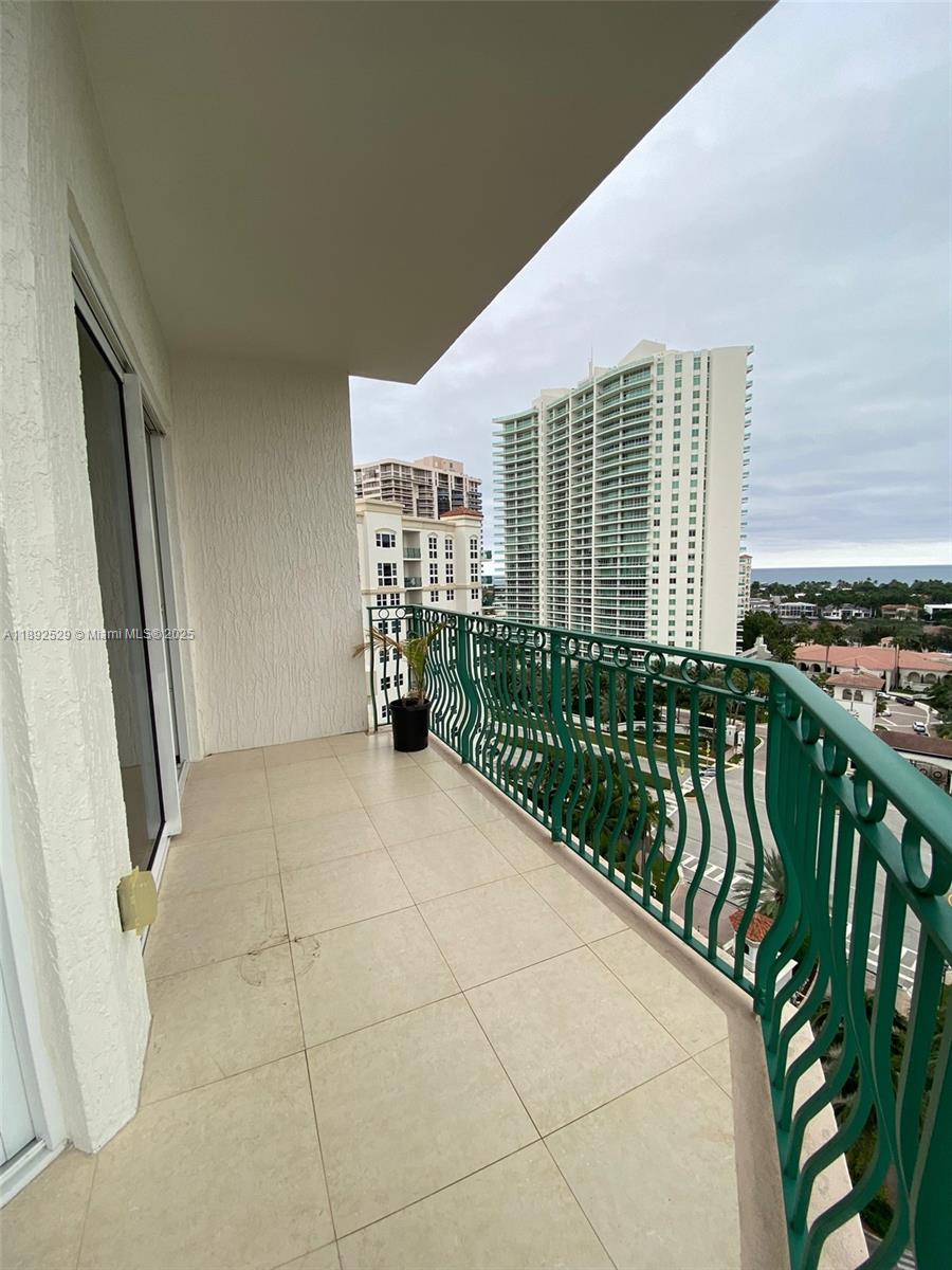 TURNBERRY VLG NO TOWER CO - Residential