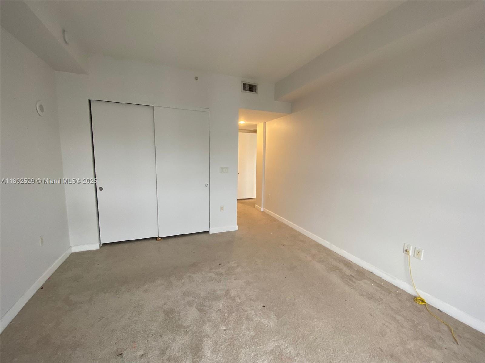 TURNBERRY VLG NO TOWER CO - Residential