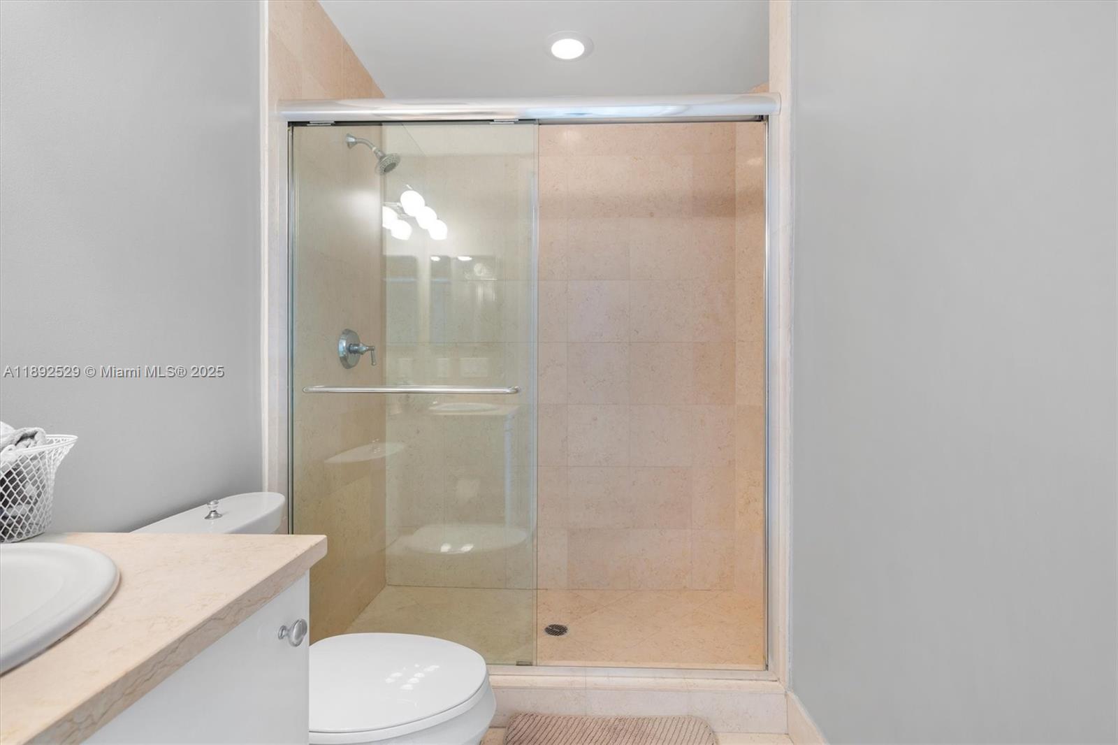 TURNBERRY VLG NO TOWER CO - Residential