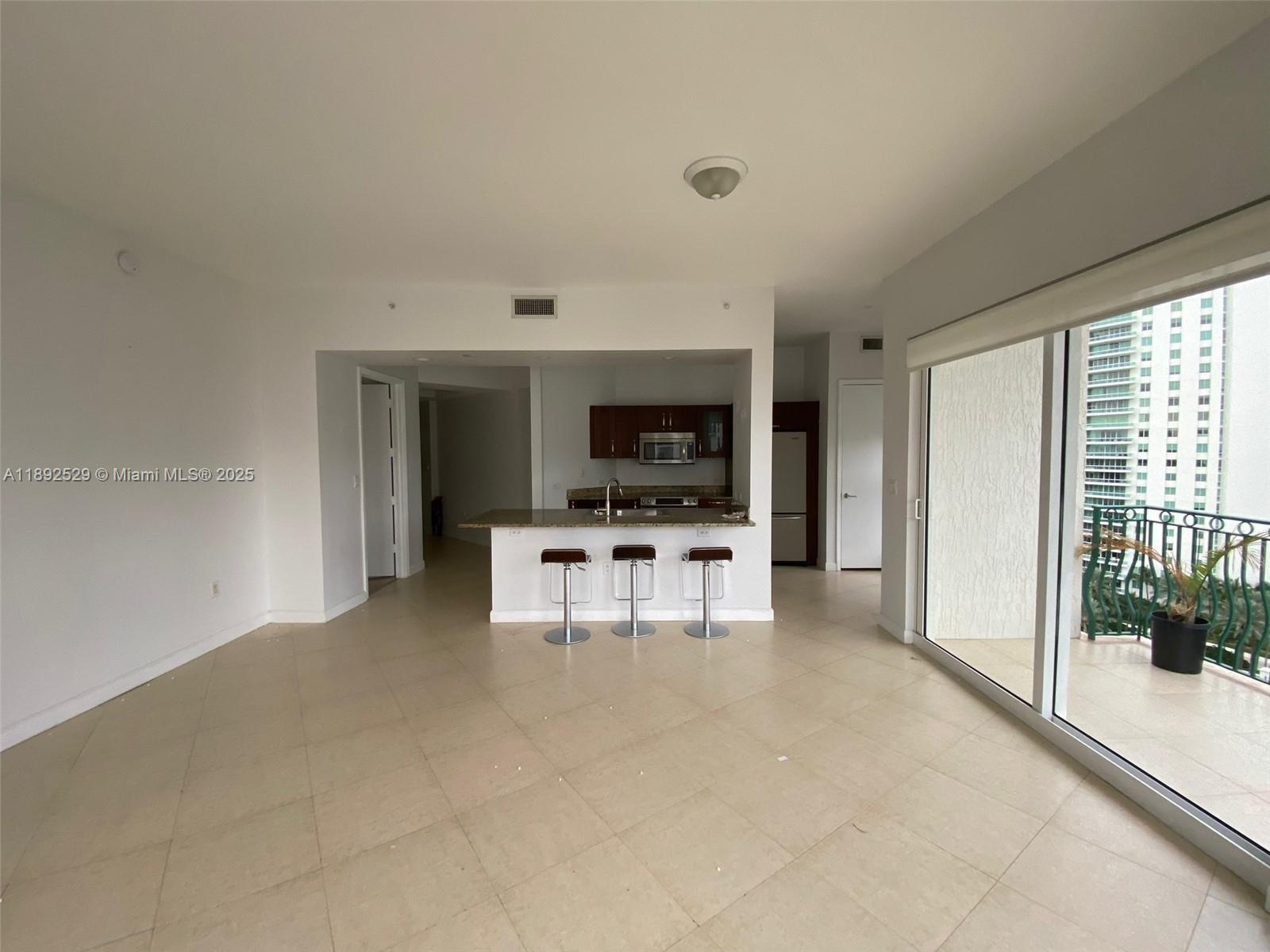 TURNBERRY VLG NO TOWER CO - Residential
