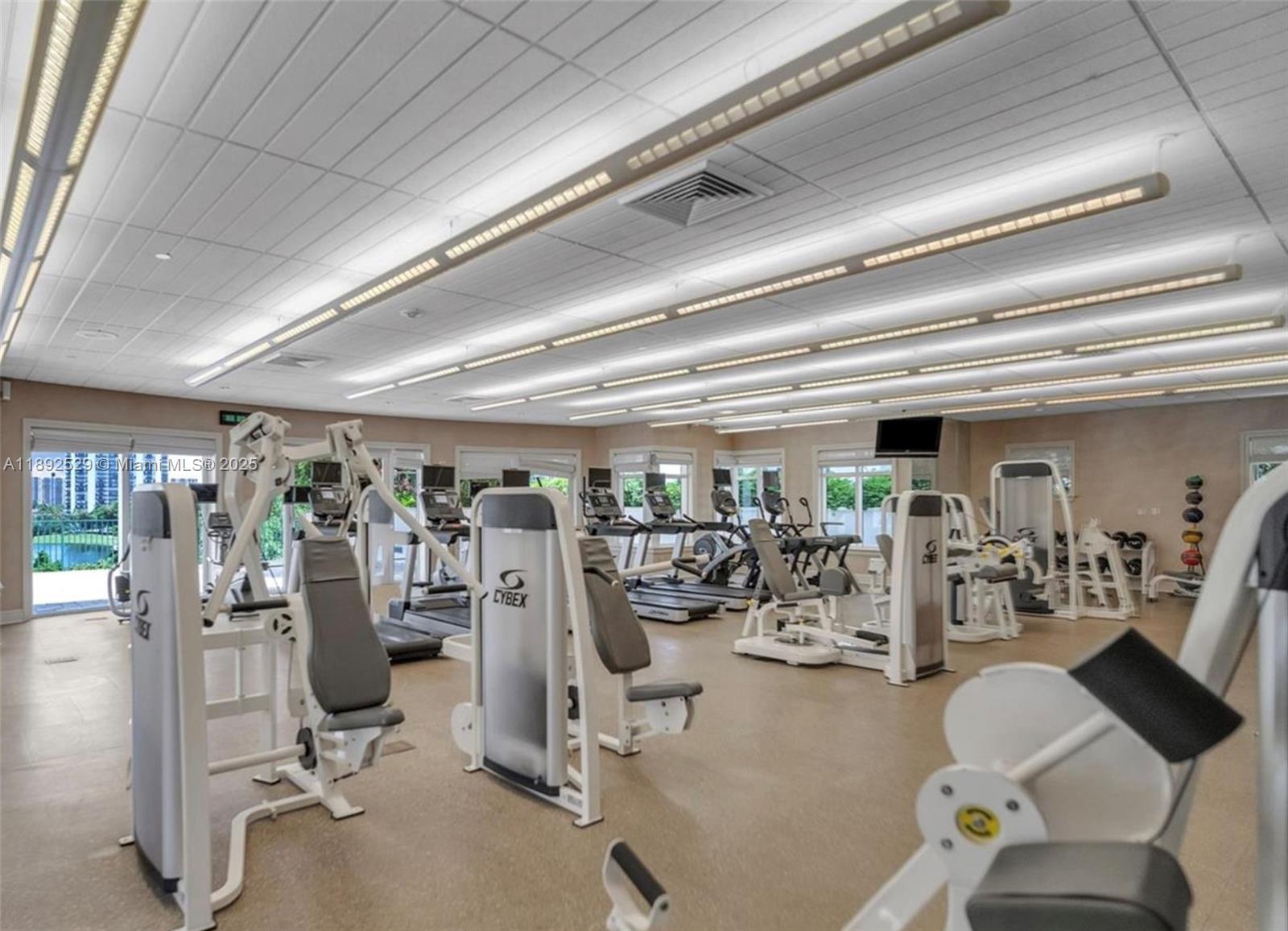 TURNBERRY VLG NO TOWER CO - Residential