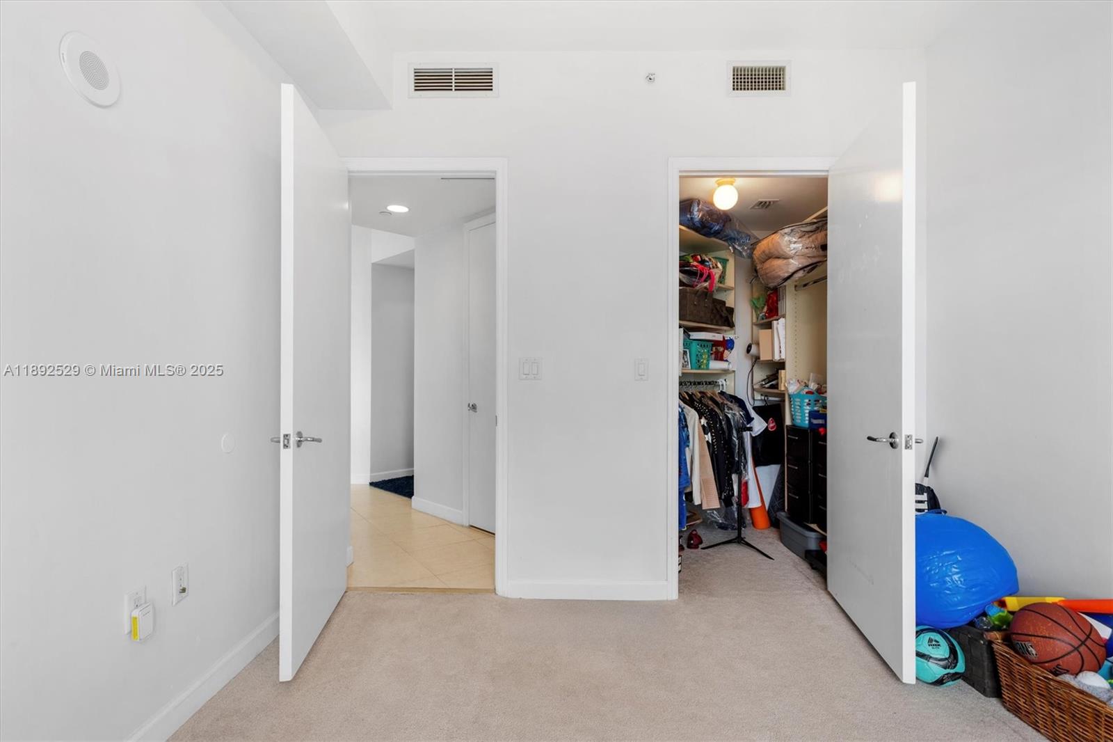 TURNBERRY VLG NO TOWER CO - Residential