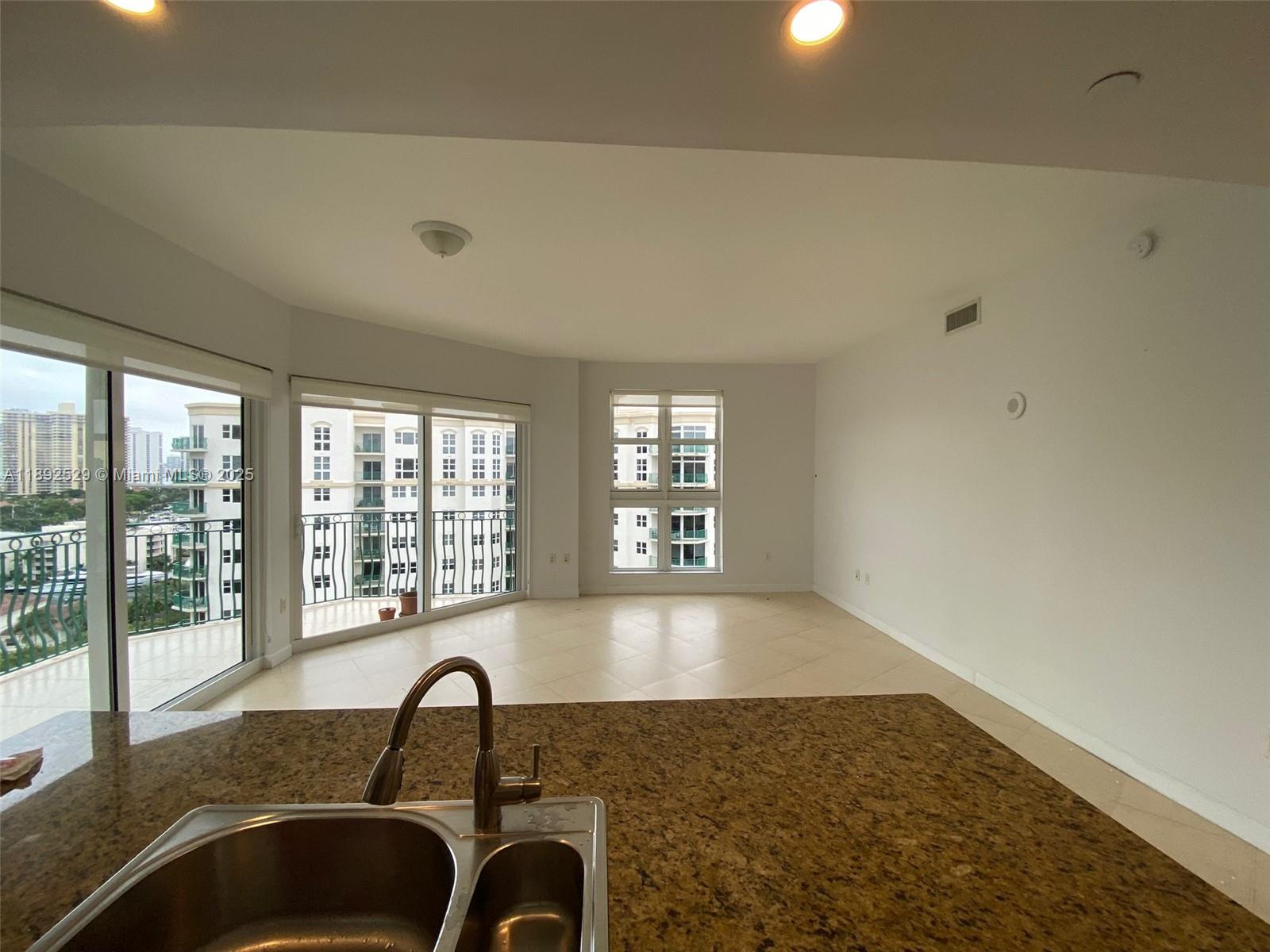TURNBERRY VLG NO TOWER CO - Residential