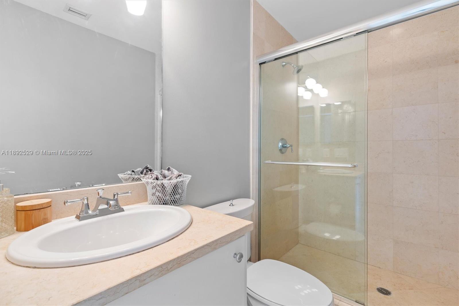 TURNBERRY VLG NO TOWER CO - Residential