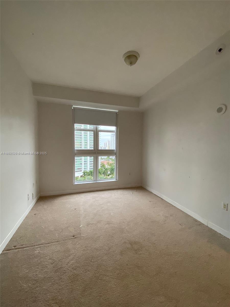 TURNBERRY VLG NO TOWER CO - Residential