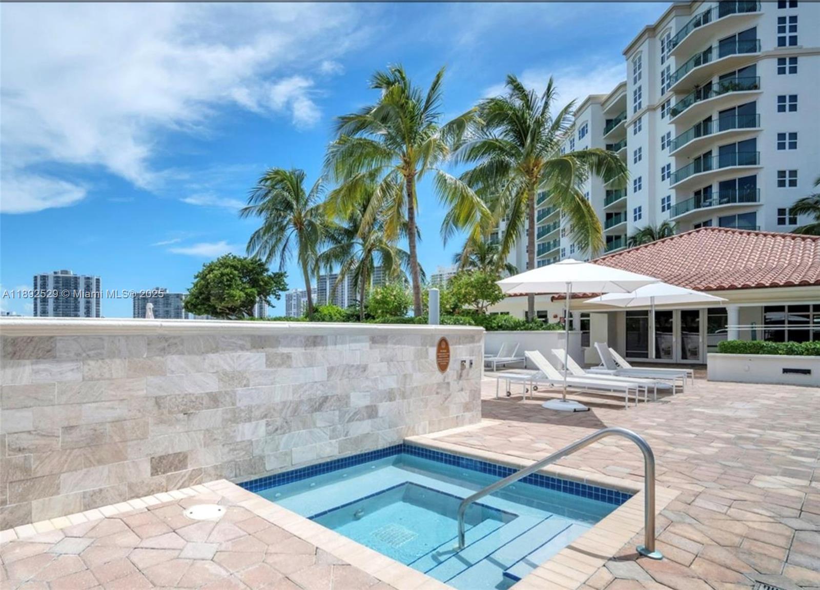 TURNBERRY VLG NO TOWER CO - Residential