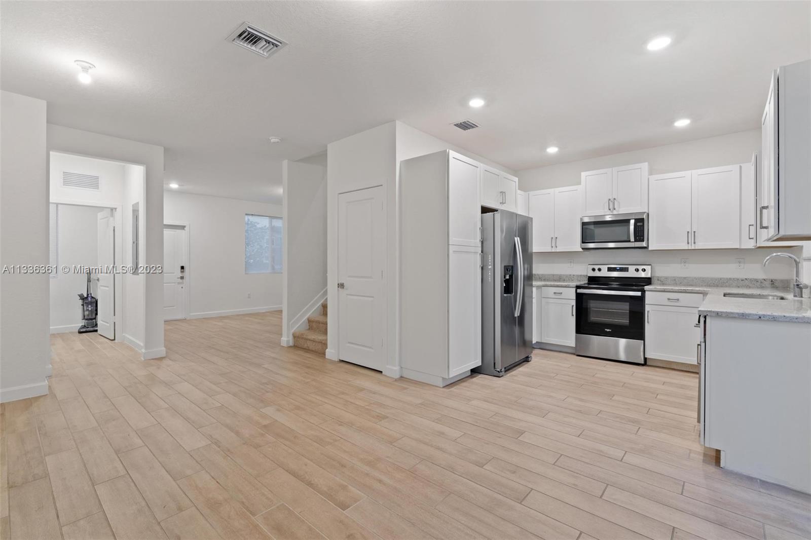 TOWNS AT SEASCAPE - Residential Lease