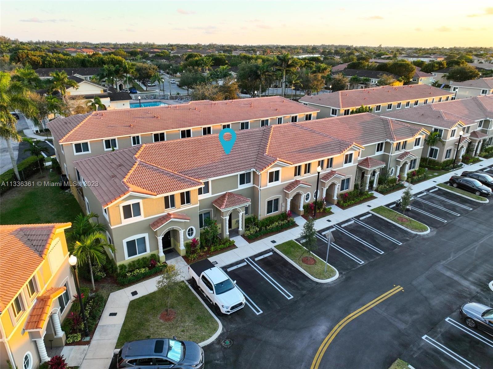 TOWNS AT SEASCAPE - Residential Lease