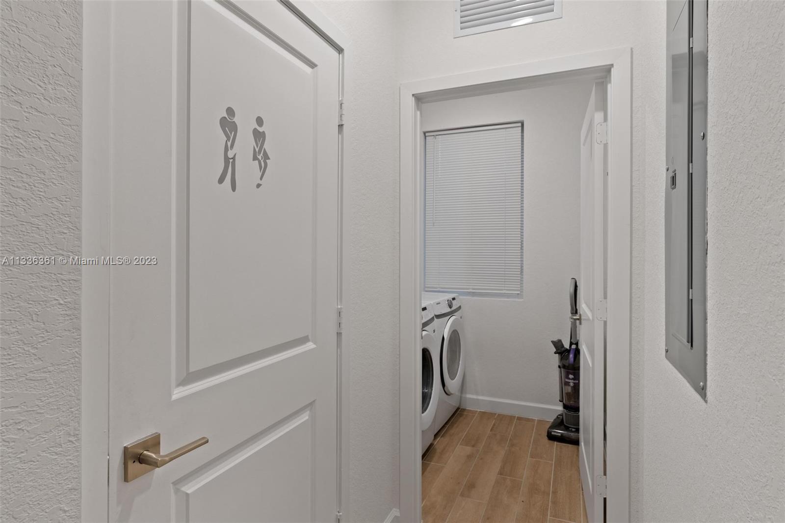 TOWNS AT SEASCAPE - Residential Lease