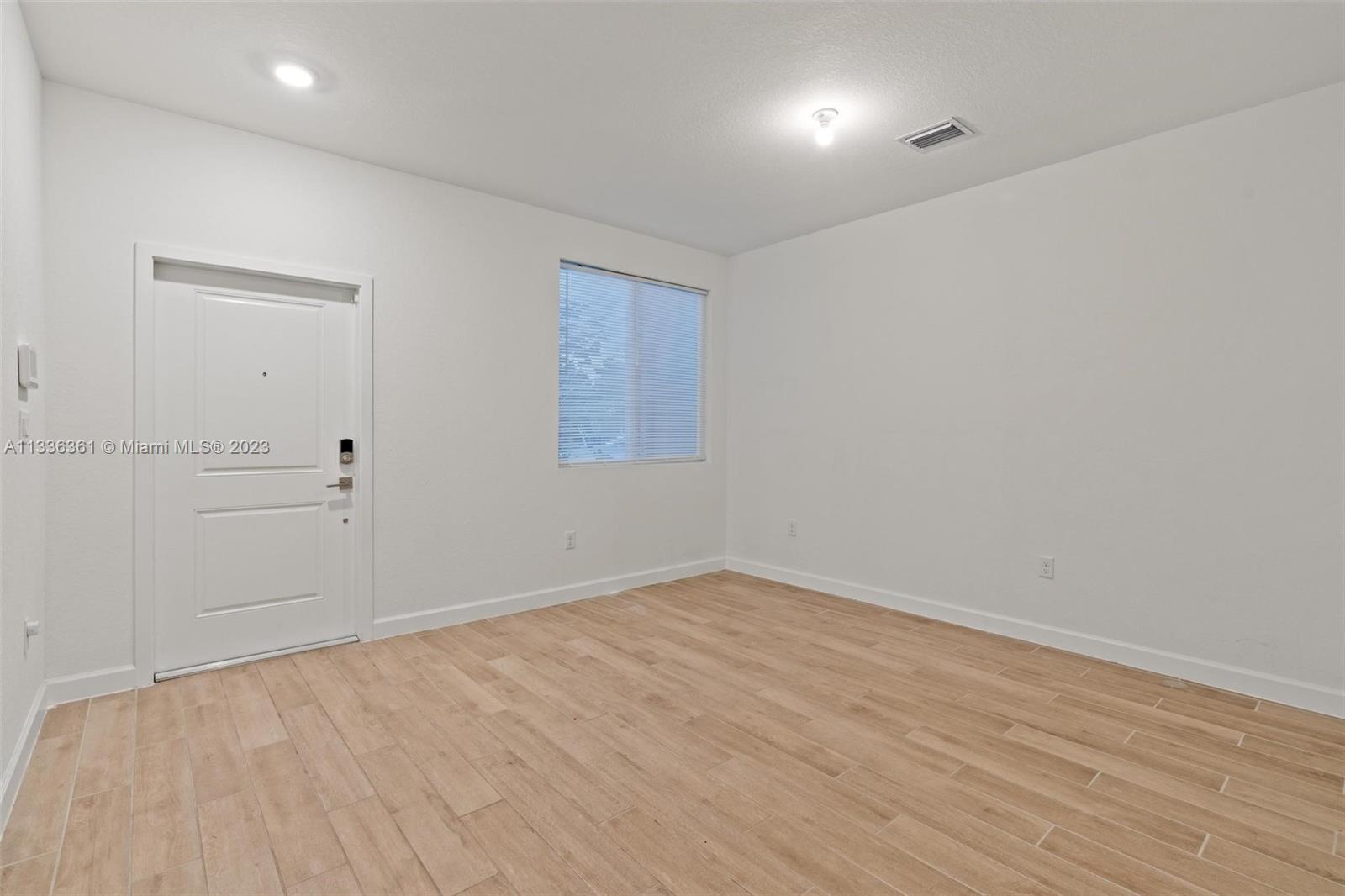 TOWNS AT SEASCAPE - Residential Lease