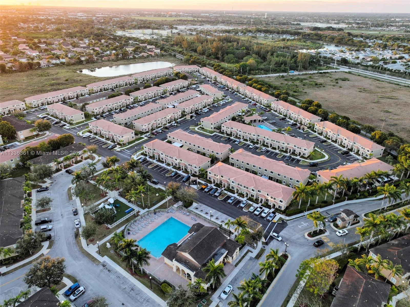 TOWNS AT SEASCAPE - Residential Lease