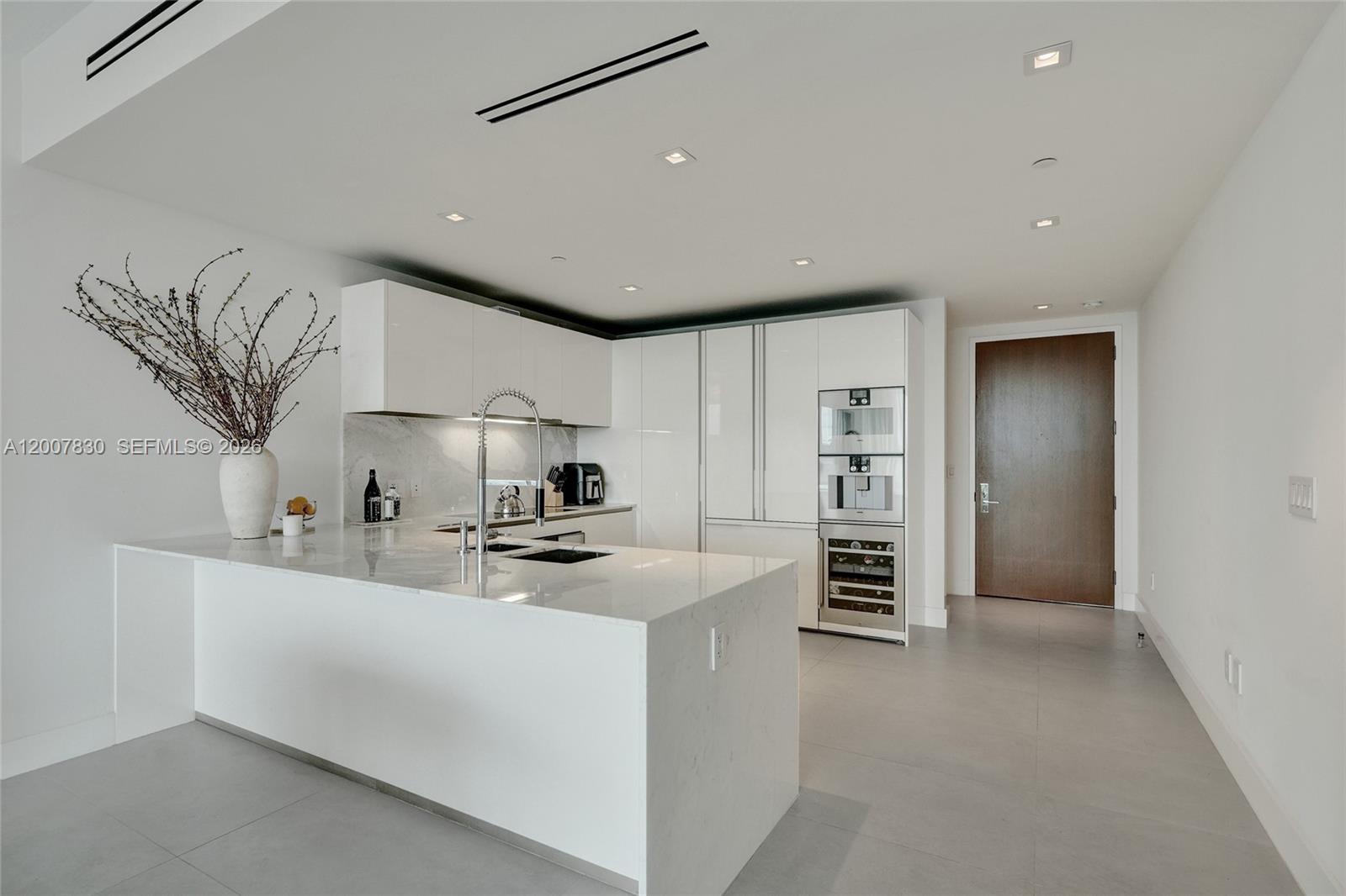 OCEANA BAL HARBOUR CONDO - Residential