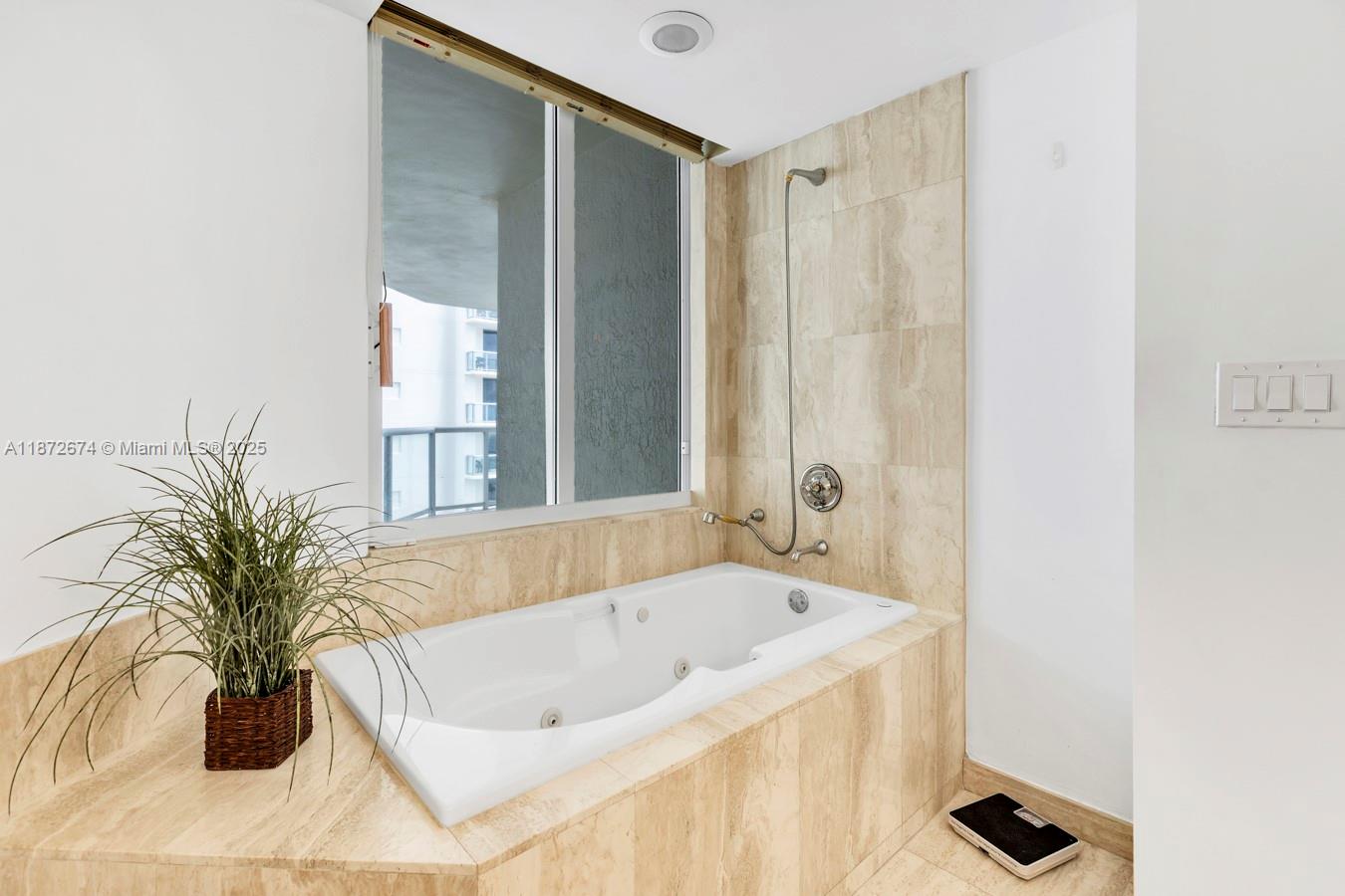 MILLENNIUM CONDO - Residential