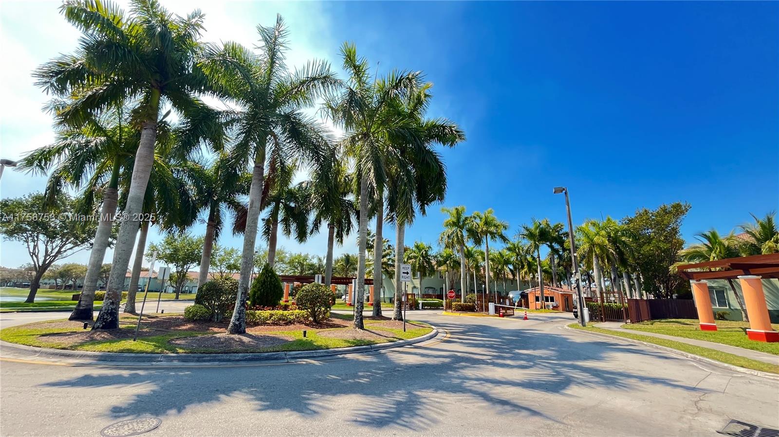 SHOMA TOWNHOMES AT KEYSCO - Residential