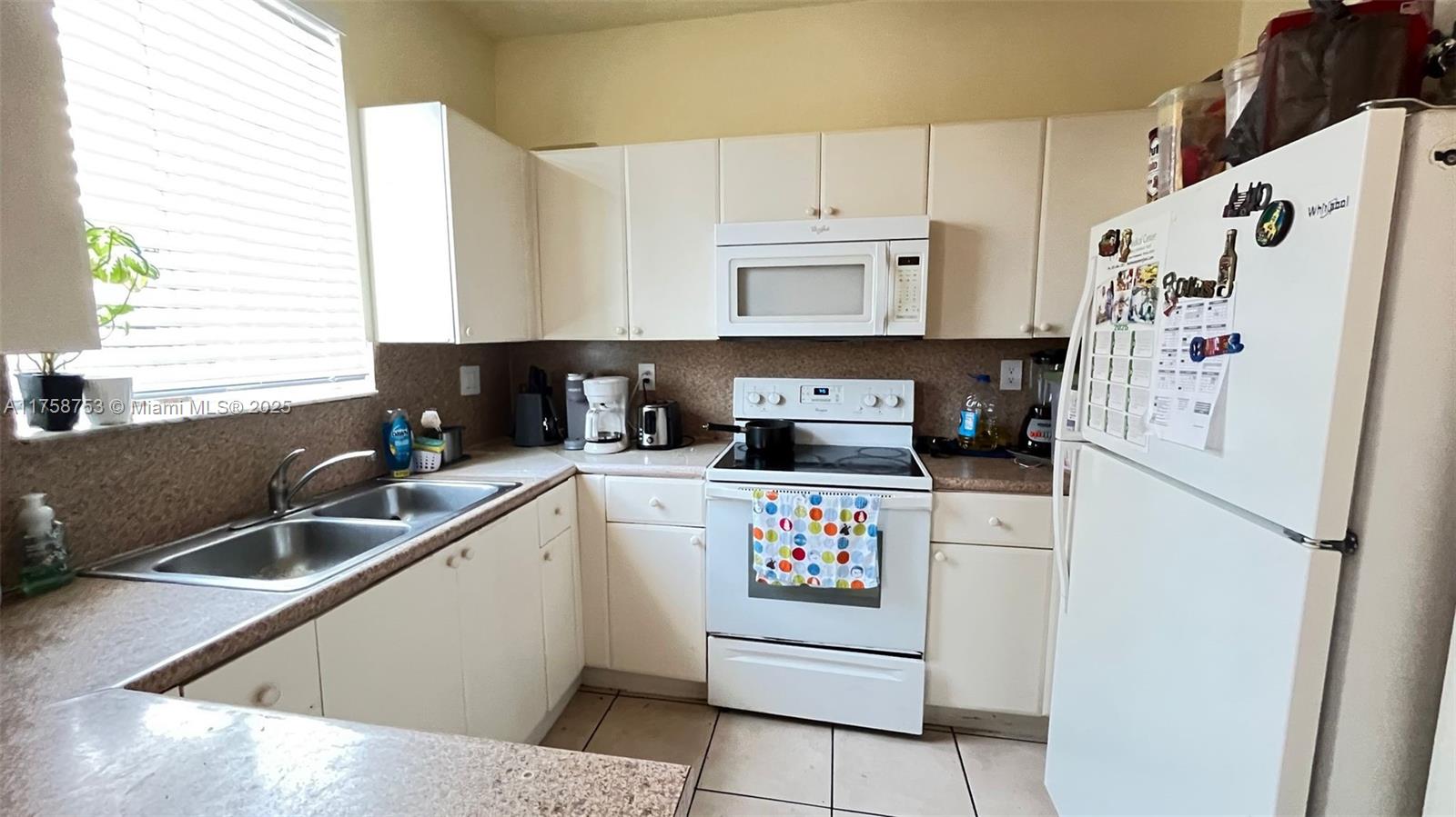 SHOMA TOWNHOMES AT KEYSCO - Residential