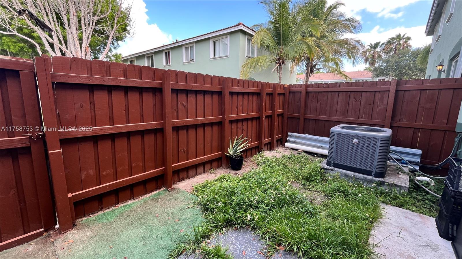 SHOMA TOWNHOMES AT KEYSCO - Residential