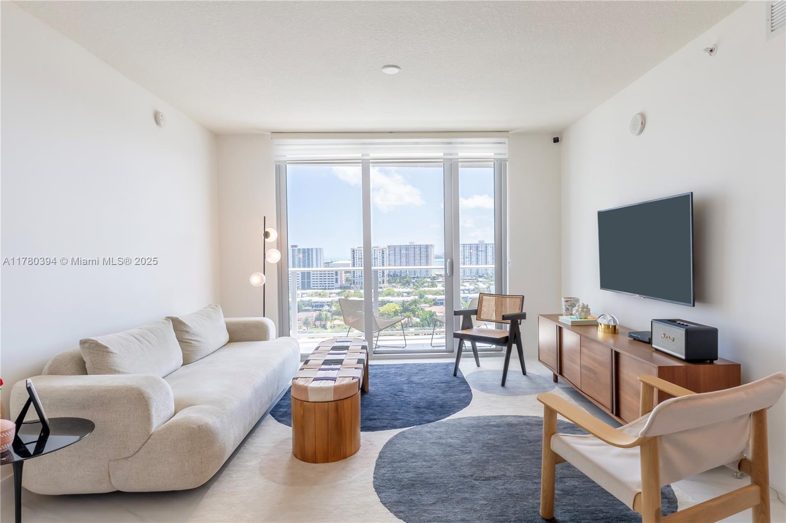 Property for Sale at 330 Sunny Isles Blvd 5-1606, Sunny Isles Beach, Miami-Dade County, Florida - Bedrooms: 2 
Bathrooms: 3  - $1,400,000