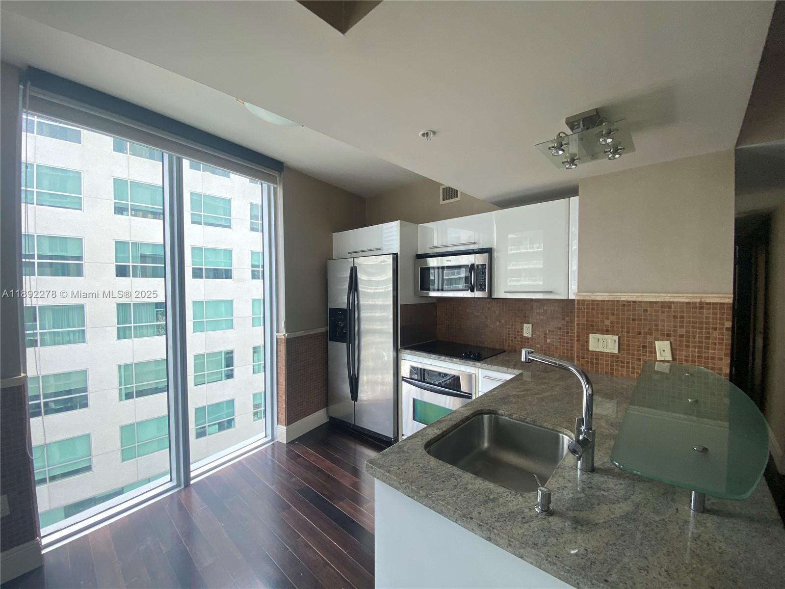 185 SW 7 ST 2312