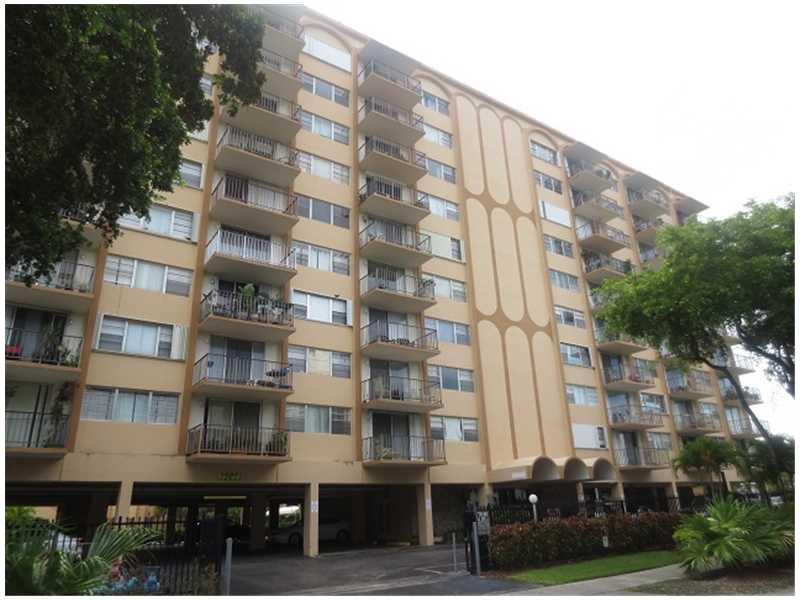 A lovely unit with new floors, paint, appliances and kitchen cabinets. The view from the balcony is great. This is the perfect unit to down size in. . Just move right in and enjoy. See attachment for PAS requirements and WFHM offer submittal informatio n in MLS document section.
