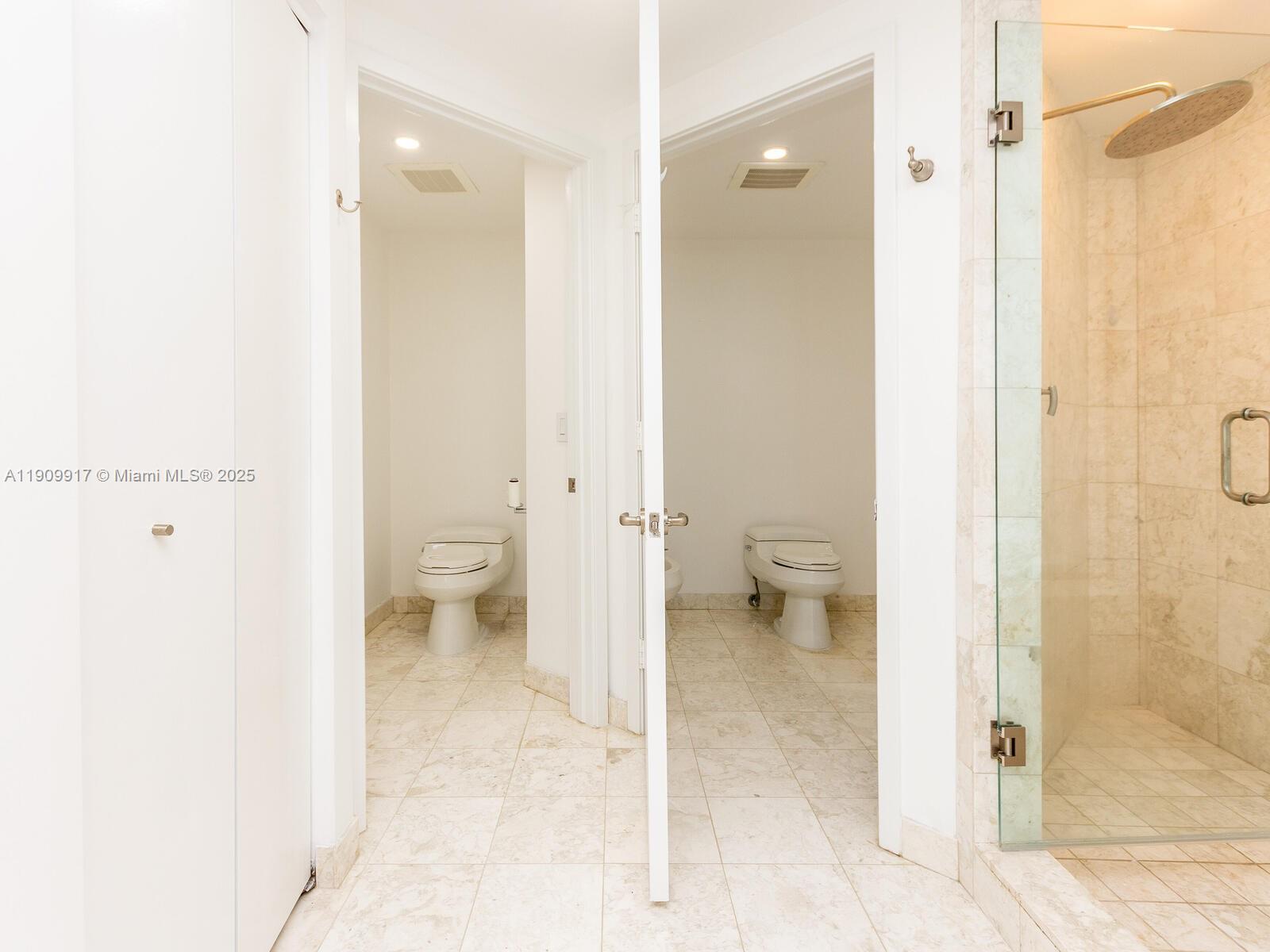 JADE RESIDENCES AT BRICKE - Residential Lease