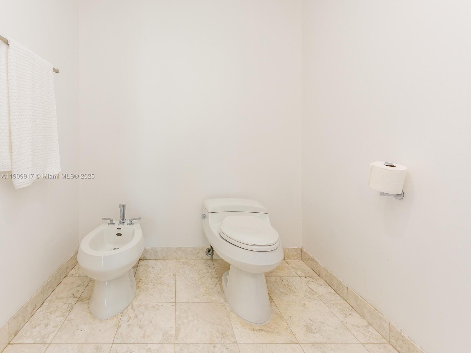 JADE RESIDENCES AT BRICKE - Residential Lease