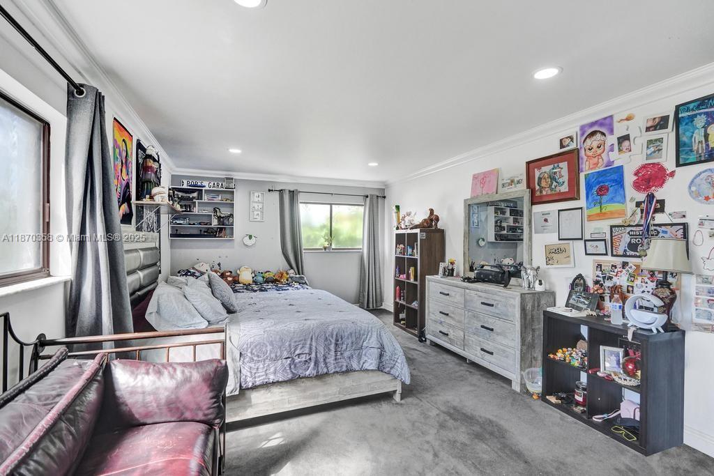 LAKEVIEW CONDOMINIUMS - Residential