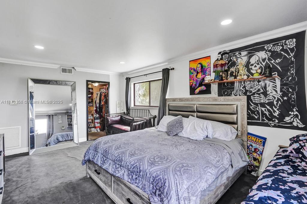 LAKEVIEW CONDOMINIUMS - Residential