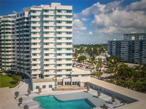 5255 Collins Ave 11B Miami Beach FL 33140