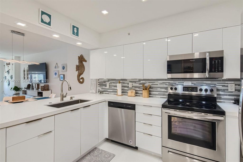 Photo of 2501 S Ocean Dr #1103, Hollywood, FL 33019 (MLS # A12014092)