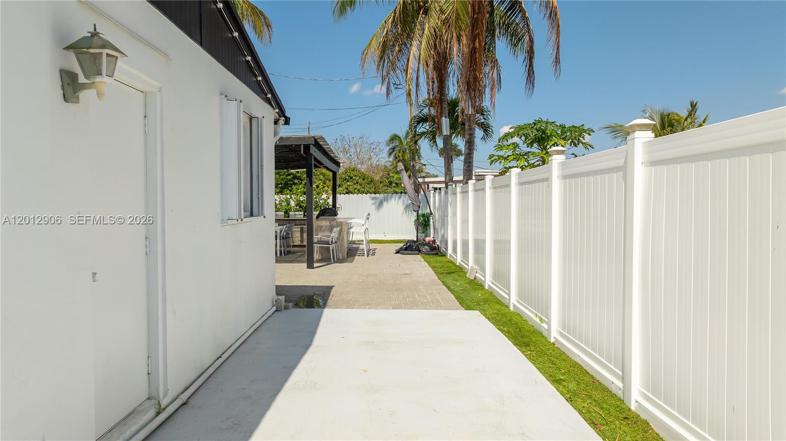 CORAL MANOR 2ND ADD - Residential Lease