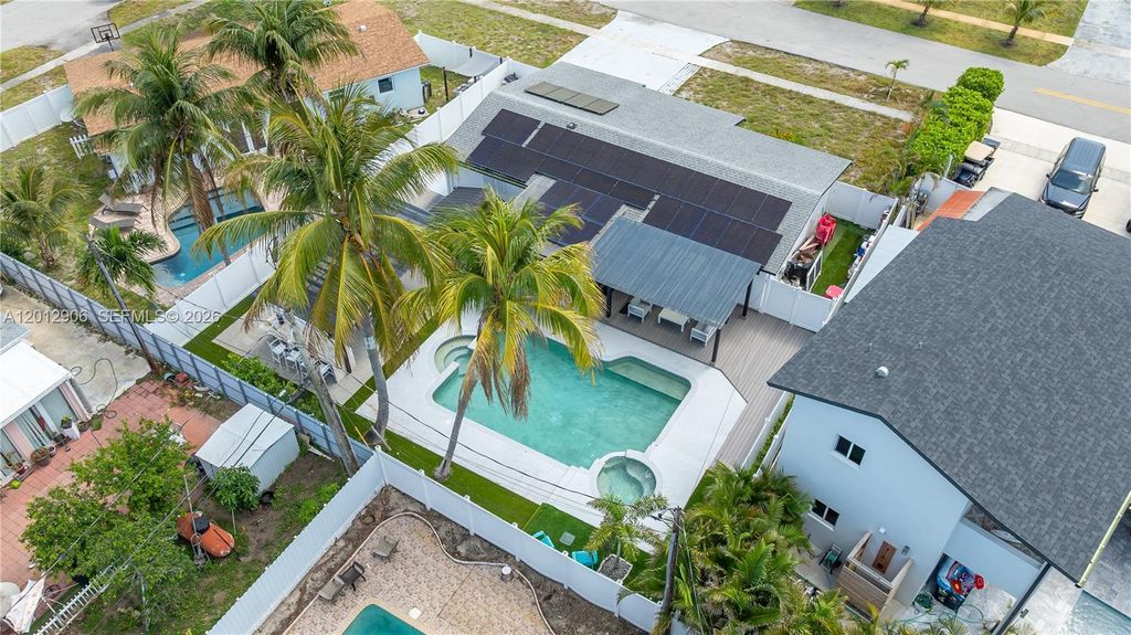 Photo of 1183 SE 1st Ter, Deerfield Beach, FL 33441 (MLS # A12012906)
