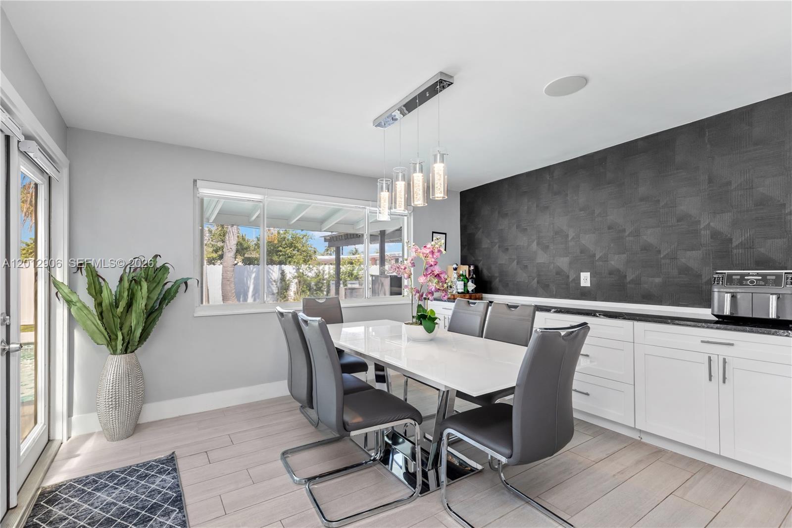 CORAL MANOR 2ND ADD - Residential Lease