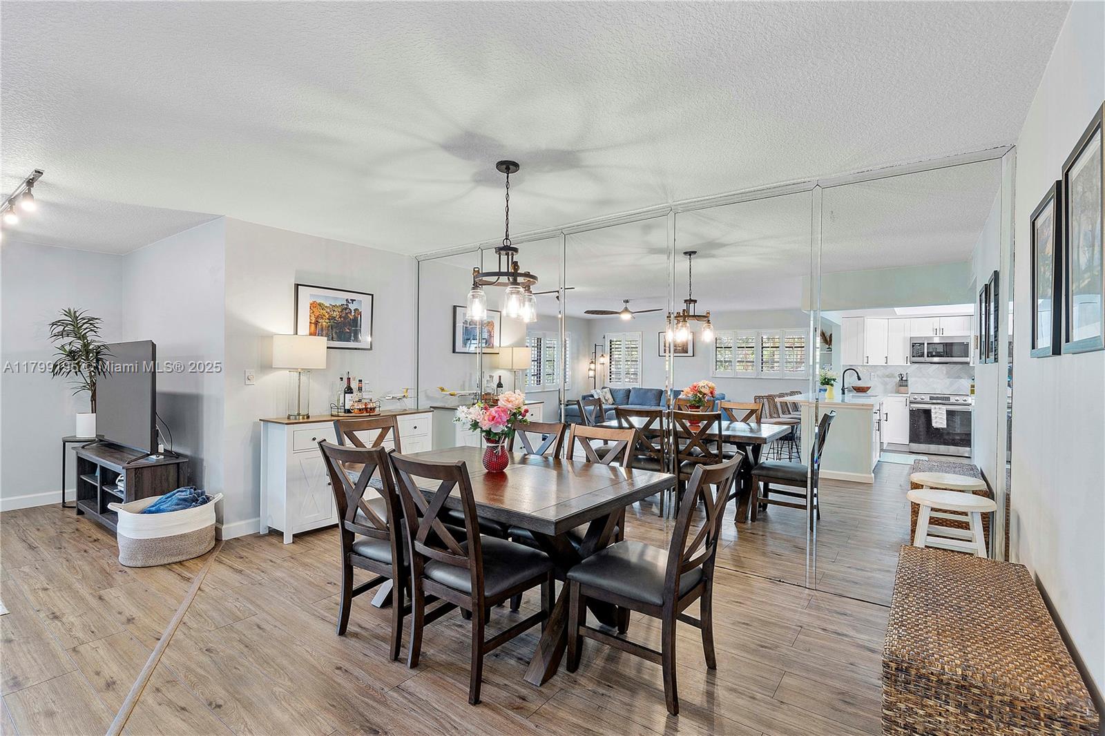 CONDOMINIUM 11 OF LIGHTHO - Residential