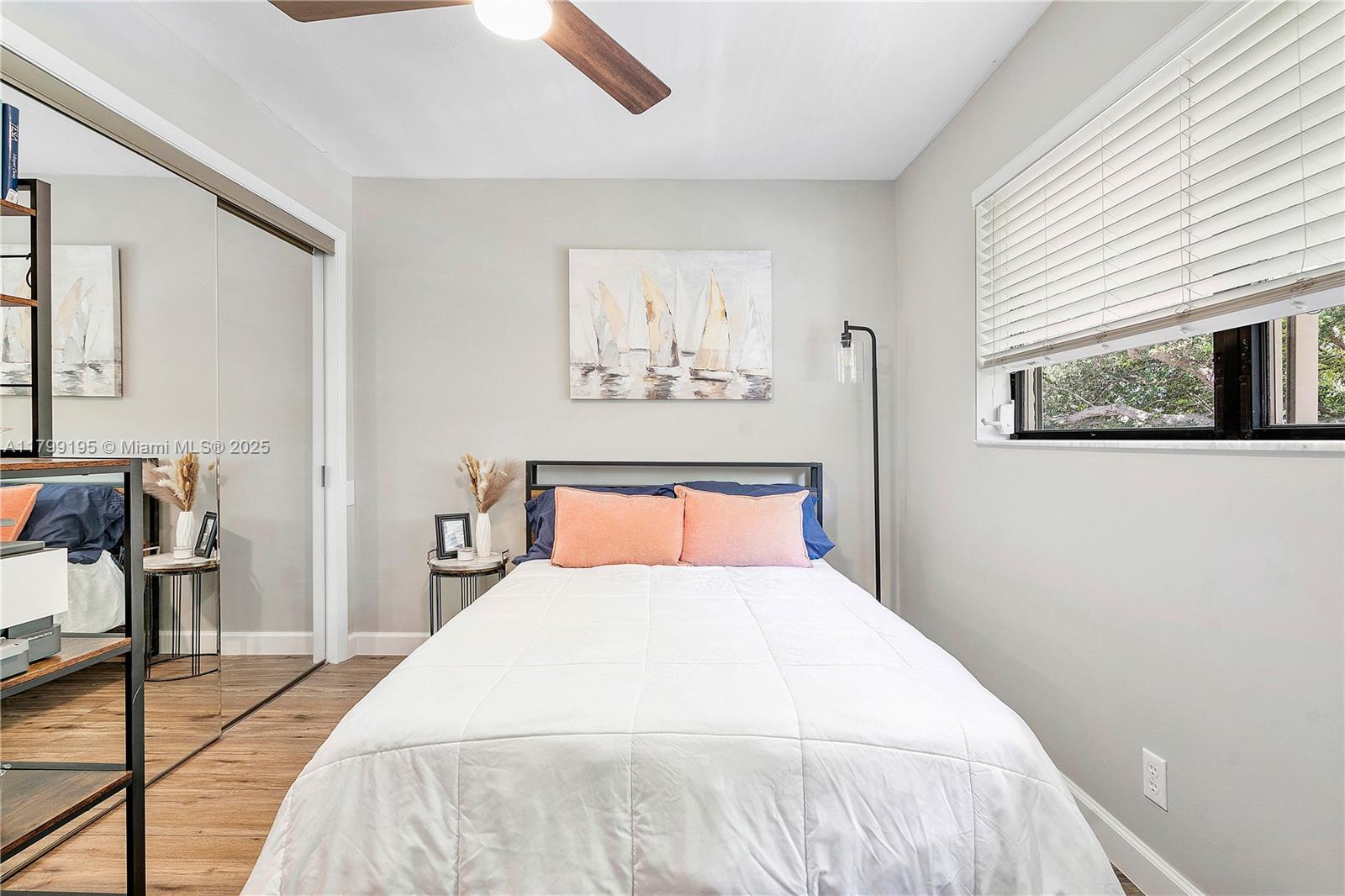 CONDOMINIUM 11 OF LIGHTHO - Residential