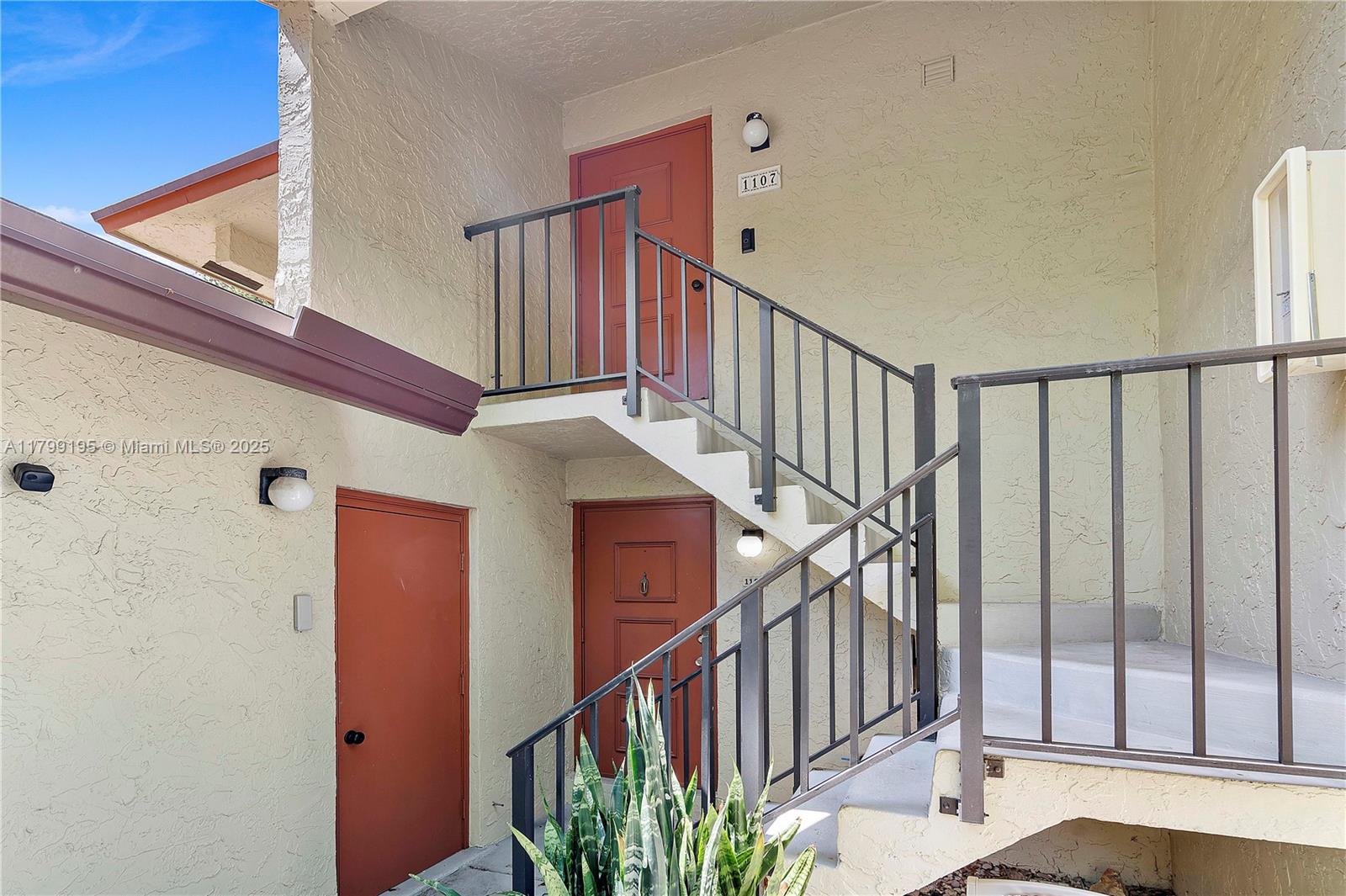 CONDOMINIUM 11 OF LIGHTHO - Residential