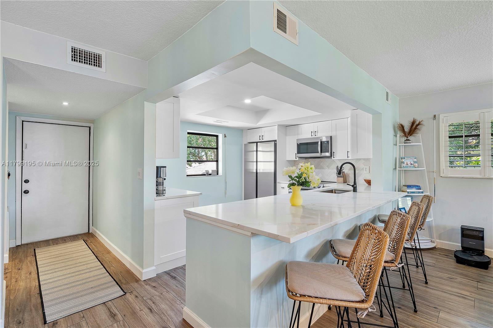 CONDOMINIUM 11 OF LIGHTHO - Residential