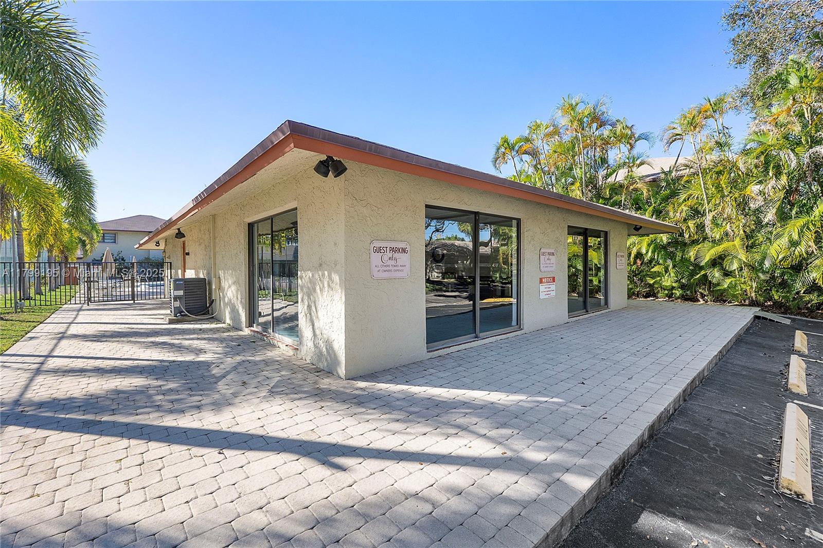 CONDOMINIUM 11 OF LIGHTHO - Residential