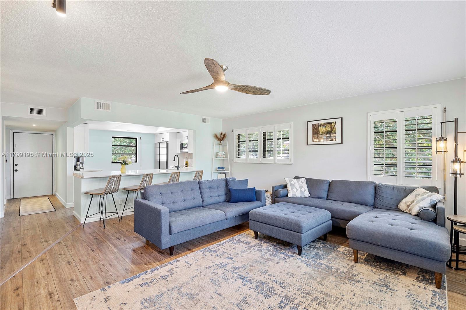 CONDOMINIUM 11 OF LIGHTHO - Residential