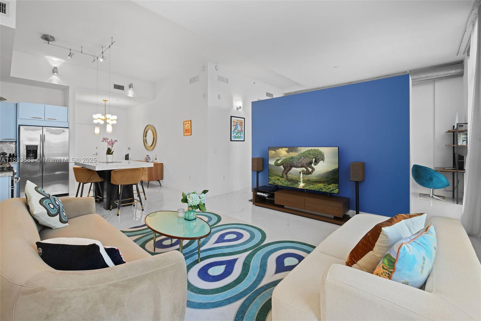 2001 Meridian Ave 528