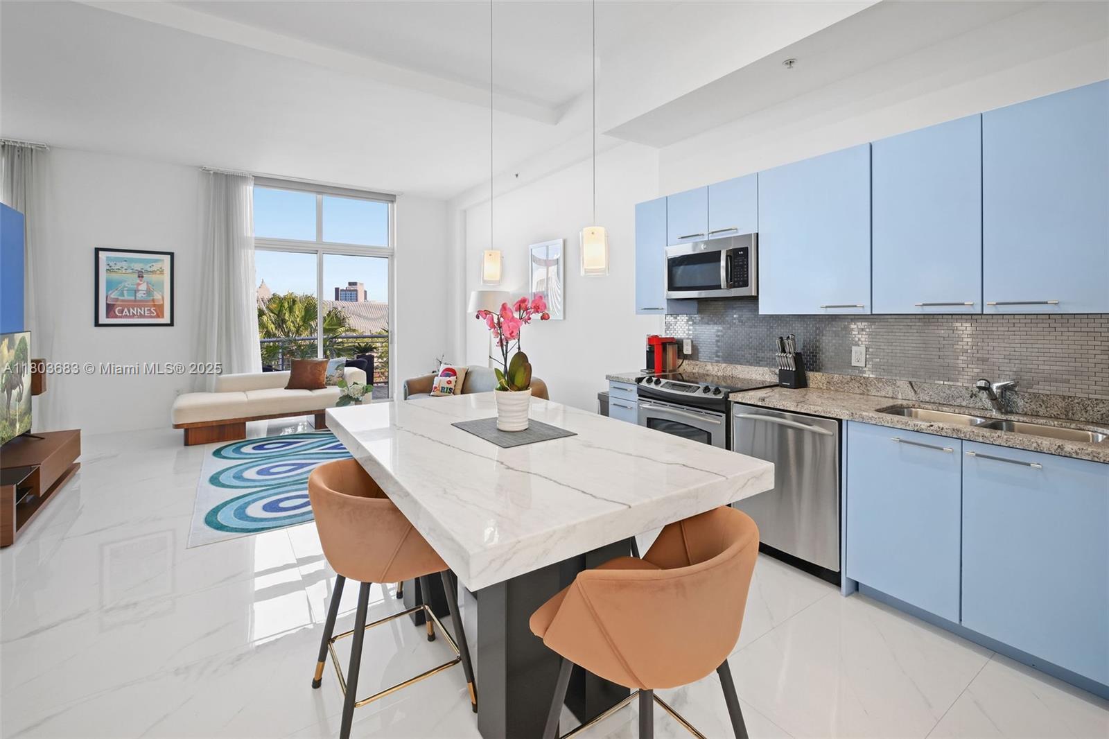 THE MERIDIAN CONDO - Residential