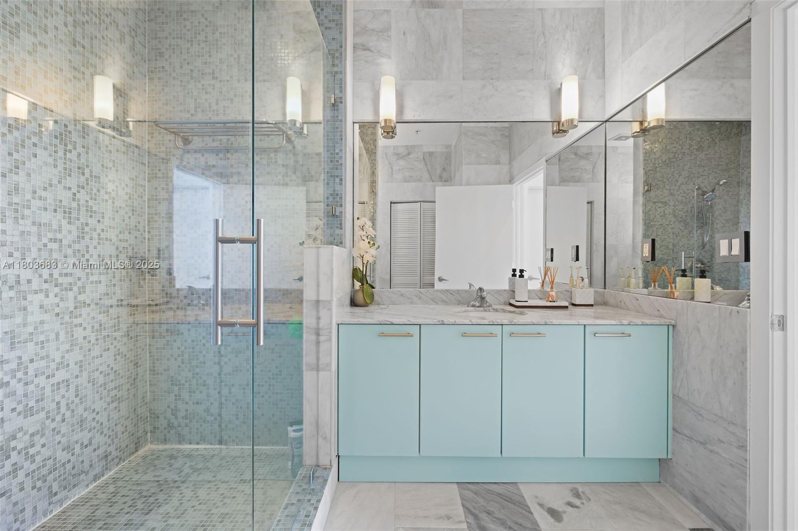 THE MERIDIAN CONDO - Residential