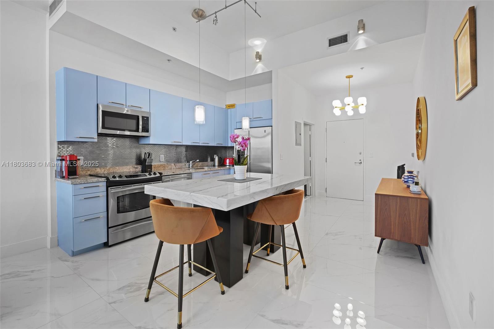 THE MERIDIAN CONDO - Residential