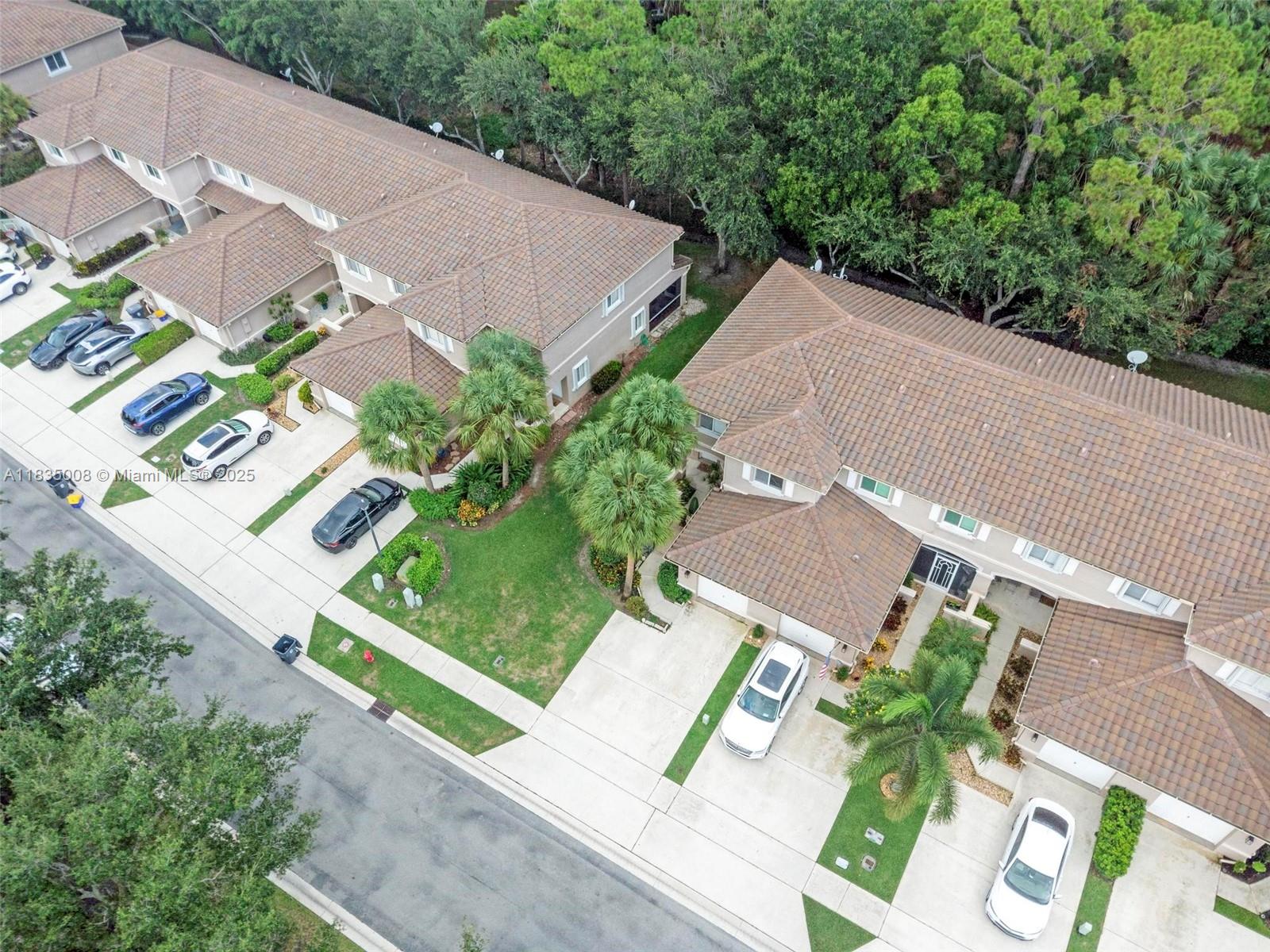4723 Pinemore Ln