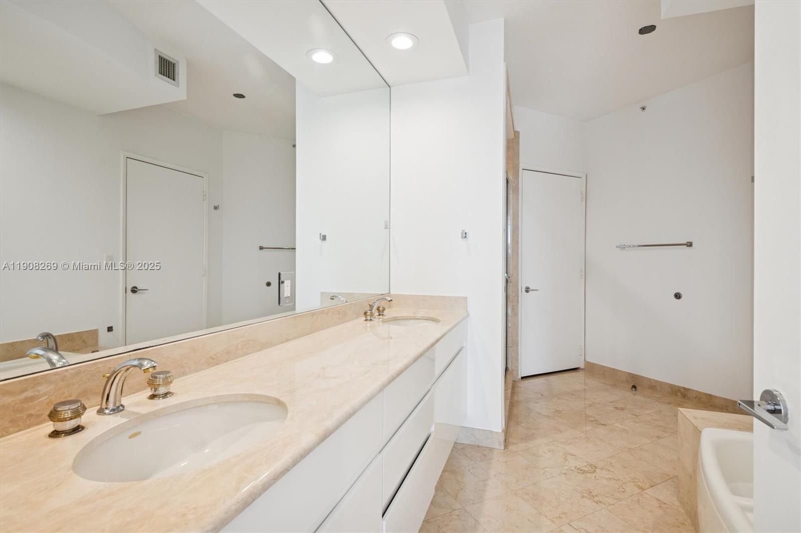 RESORT VILLA TWO CONDO - Residential