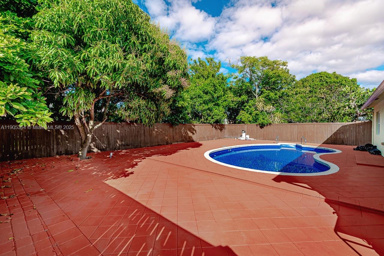 NORTH LAUDERDALE VILLAGE - Residential Lease