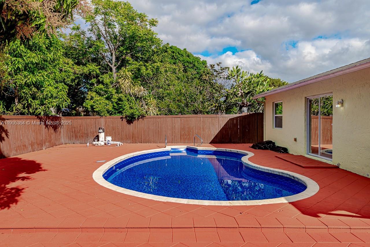 NORTH LAUDERDALE VILLAGE - Residential Lease