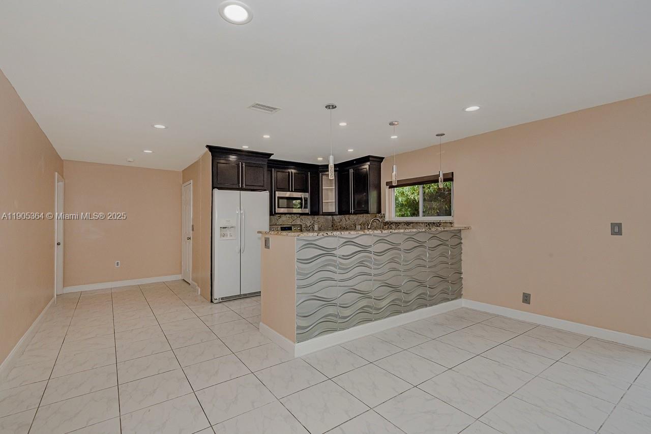 NORTH LAUDERDALE VILLAGE - Residential Lease