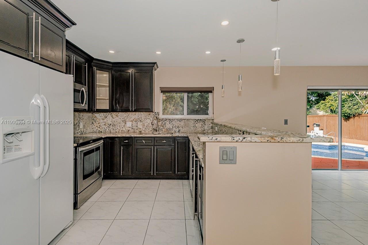 NORTH LAUDERDALE VILLAGE - Residential Lease